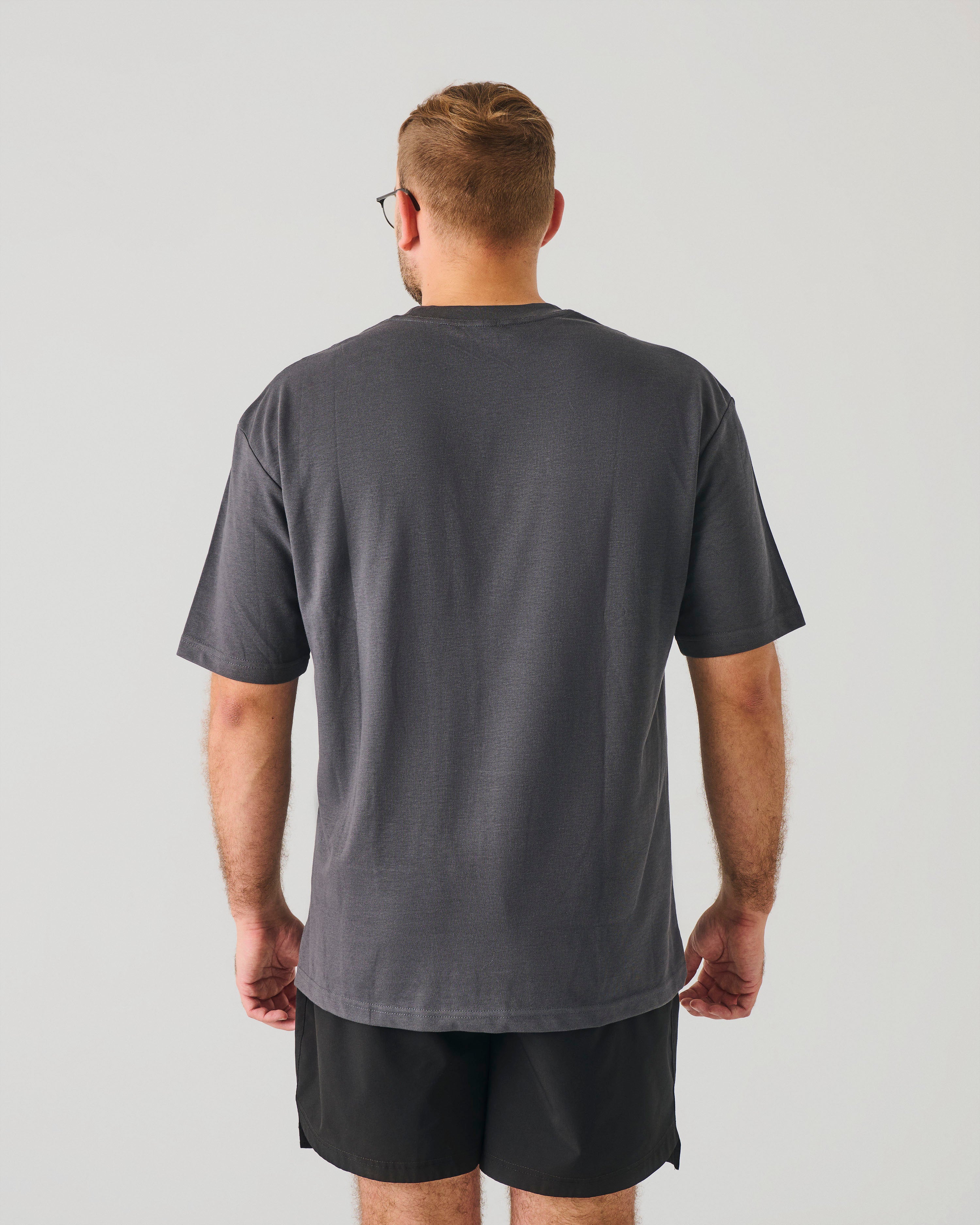 CHANDAIL MINIMALISTE GRIS FONCÉ